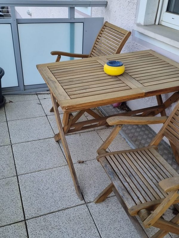 Vorher: vollgestellter Raum vor der Entrümpelung in Darmstadt